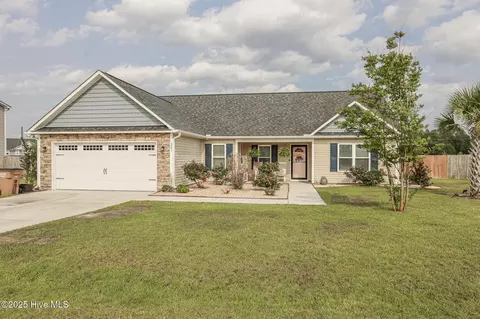 205 Chestwood Dr, Hubert, NC 28539