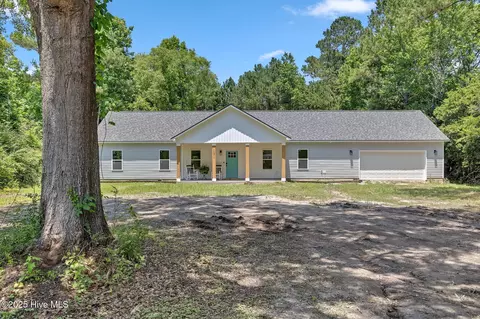 131 New Rd, Burgaw, NC 28425
