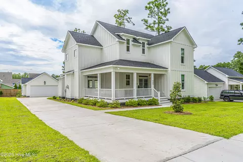565 Vintage Ln, Southern Pines, NC 28387