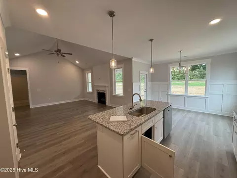 165 Tee Dr, Selma, NC 27576 photo 4