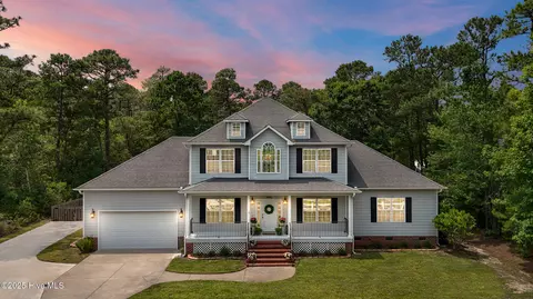 1903 Country Club Dr, Hampstead, NC 28443