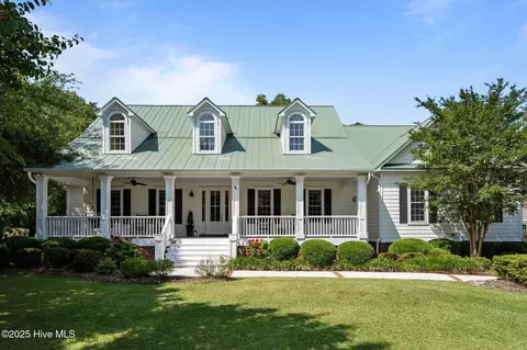 103 Low Country Ct, Hampstead, NC 28443