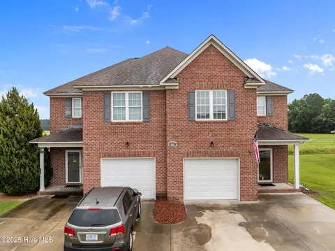 405 B South Pointe Dr, Winterville, NC 28590