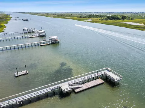View/Area - 109 Inlet Ct, Hampstead, NC 28443 photo 11 of 12