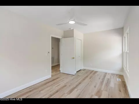 Bedroom - 109 Inlet Ct, Hampstead, NC 28443 photo 10 of 10