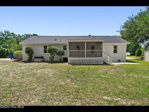 Exterior - 109 Inlet Ct, Hampstead, NC 28443 photo 11 of 12