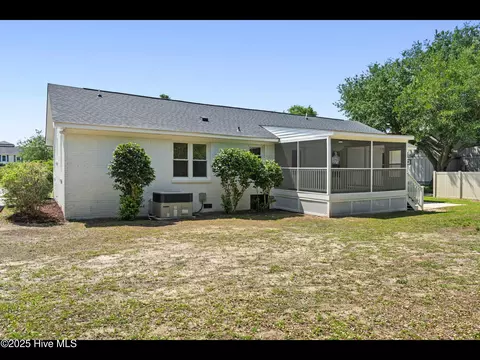 Exterior - 109 Inlet Ct, Hampstead, NC 28443 photo 10 of 12
