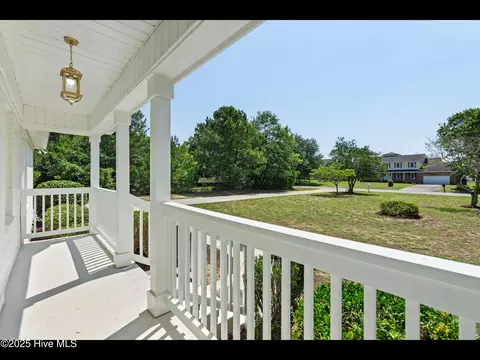Exterior - 109 Inlet Ct, Hampstead, NC 28443 photo 3 of 12