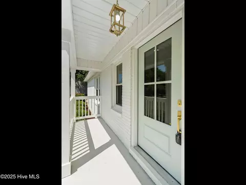 Exterior - 109 Inlet Ct, Hampstead, NC 28443 photo 1 of 12