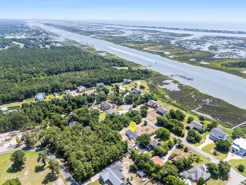 View/Area - 109 Inlet Ct, Hampstead, NC 28443 photo 8 of 12