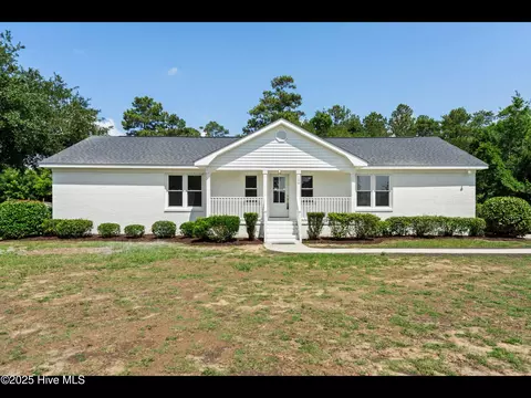 109 Inlet Ct, Hampstead, NC 28443