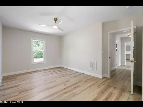 Bedroom - 109 Inlet Ct, Hampstead, NC 28443 photo 1 of 10
