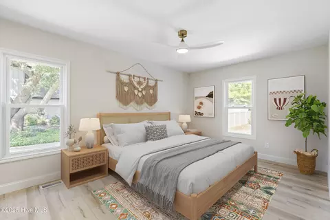 Bedroom - 109 Inlet Ct, Hampstead, NC 28443 photo 2 of 10