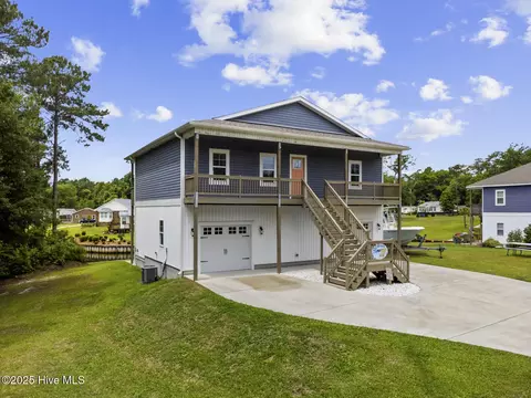 452 Crows Nest Ln, Sneads Ferry, NC 28460