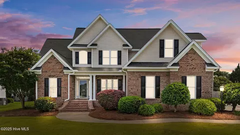 546 Stillwater Dr, Winterville, NC 28590