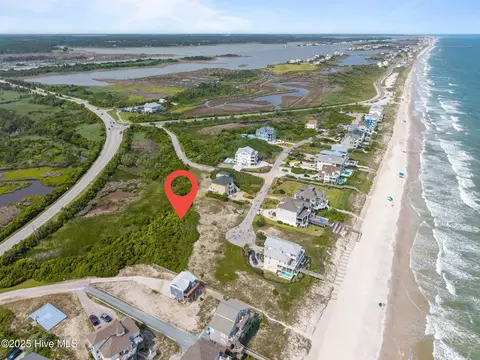 161 Oceanview Ln, North Topsail Beach, NC 28460