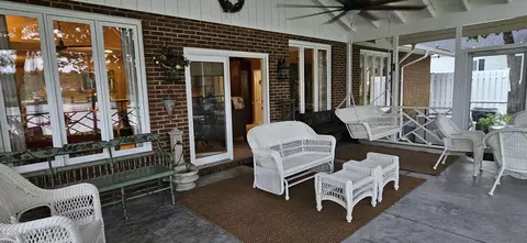 303 E Arrowhead Dr, Clinton, NC 28328 photo 7