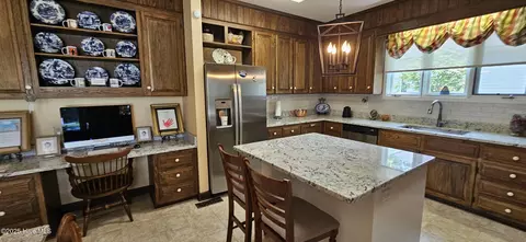 303 E Arrowhead Dr, Clinton, NC 28328 photo 12