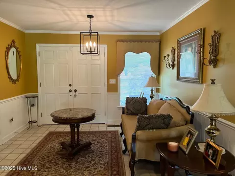 303 E Arrowhead Dr, Clinton, NC 28328 photo 6