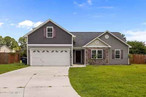 106 Ironwood Ct, Jacksonville, NC 28546