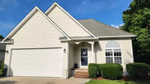 615 Flybridge Ln, Beaufort, NC 28516