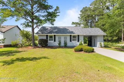Exterior - 5715 Sloop Ct, New Bern, NC 28560 photo 8 of 13