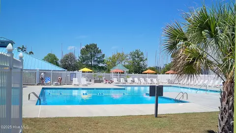 Exterior - 5715 Sloop Ct, New Bern, NC 28560 photo 10 of 13