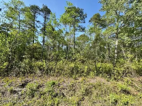 308 Plantation Rd, Wilmington, NC 28411