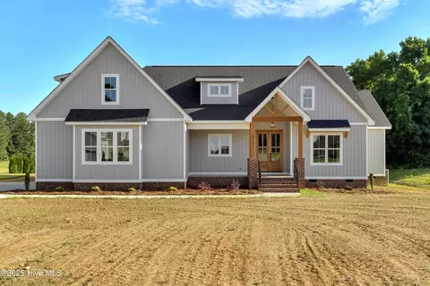 6132 Cultivator Dr, Battleboro, NC 27809