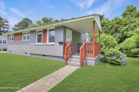 409 Nelson Dr, Jacksonville, NC 28540