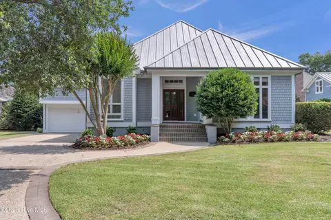 2021 Seawind Ln, Wilmington, NC 28405