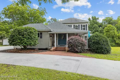 1222 N 20th St, Morehead City, NC 28557