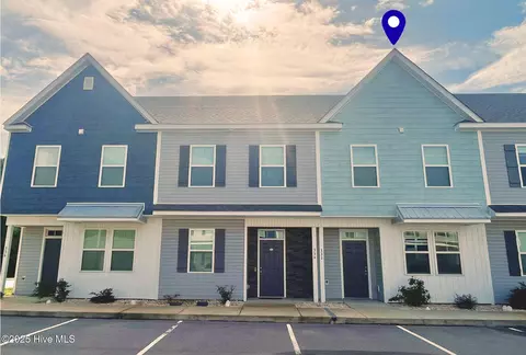332 Starfish Ln, Sneads Ferry, NC 28460