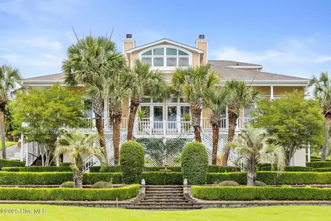 103 Coastal Bluffs Ct, Hampstead, NC 28443