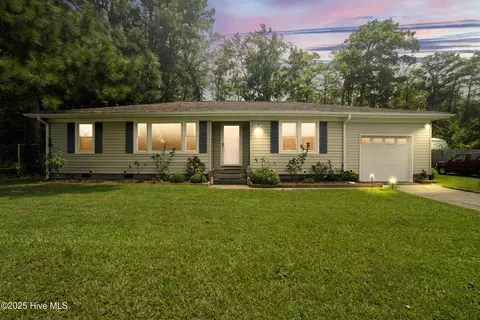 466 Sawmill Rd, Elizabeth City, NC 27909