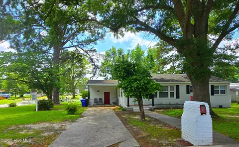 307 Clairmont Cir, Greenville, NC 27834