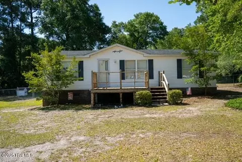 103 Ocean Spray Dr, Cedar Point, NC 28584