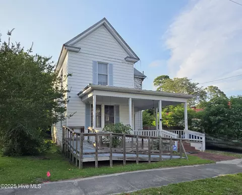 512 Blades Ave, New Bern, NC 28560