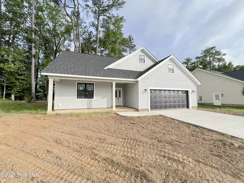 4272 Pinehurst Ct, Farmville, NC 27828