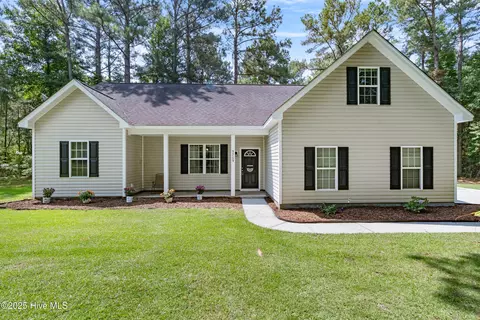 5709 Burgaw Hwy, Maple Hill, NC 28454