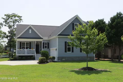 900 Coral Ct, New Bern, NC 28560