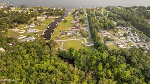 304 Brook Ln, Newport, NC 28570