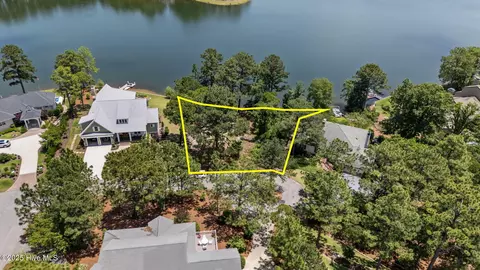 9 Lake Side Ct, Pinehurst, NC 28374