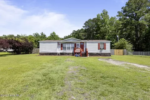 368 Morton Farm Rd, Hubert, NC 28539