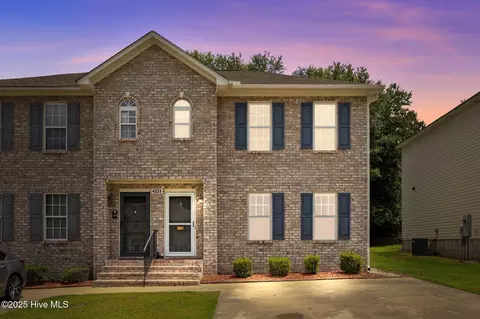 4233 Brook Creek Ln #B, Greenville, NC 27858