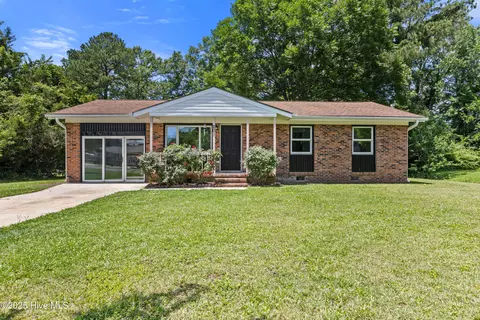 201 Kenwood Dr, Jacksonville, NC 28540