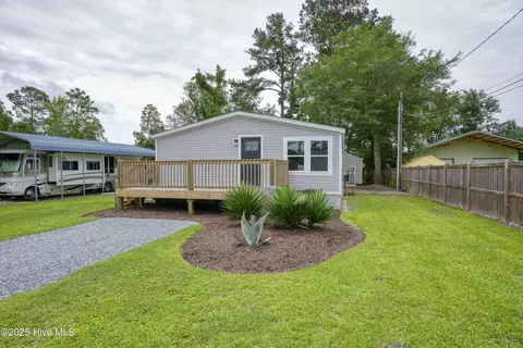 96 Lea Dr, Hampstead, NC 28443