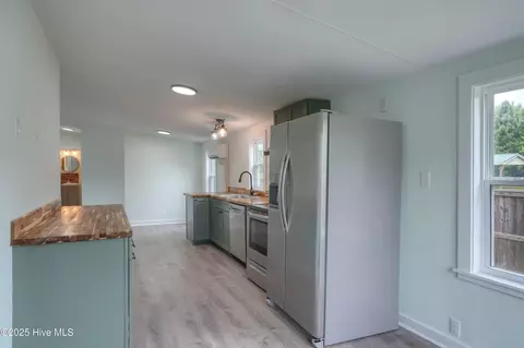 96 Lea Dr, Hampstead, NC 28443 photo 3