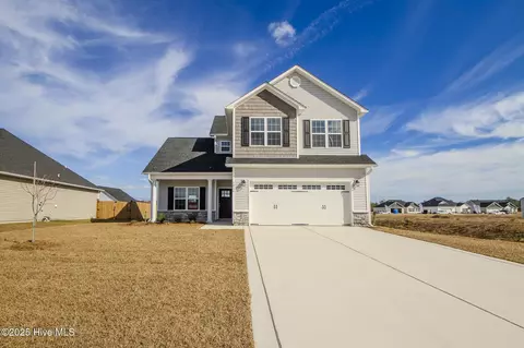 1836 Olde Towne Pointe Blvd, Jacksonville, NC 28546