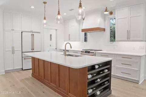 Kitchen - 3404 Eagle Crest Dr SW, Supply, NC 28462 photo 10 of 11